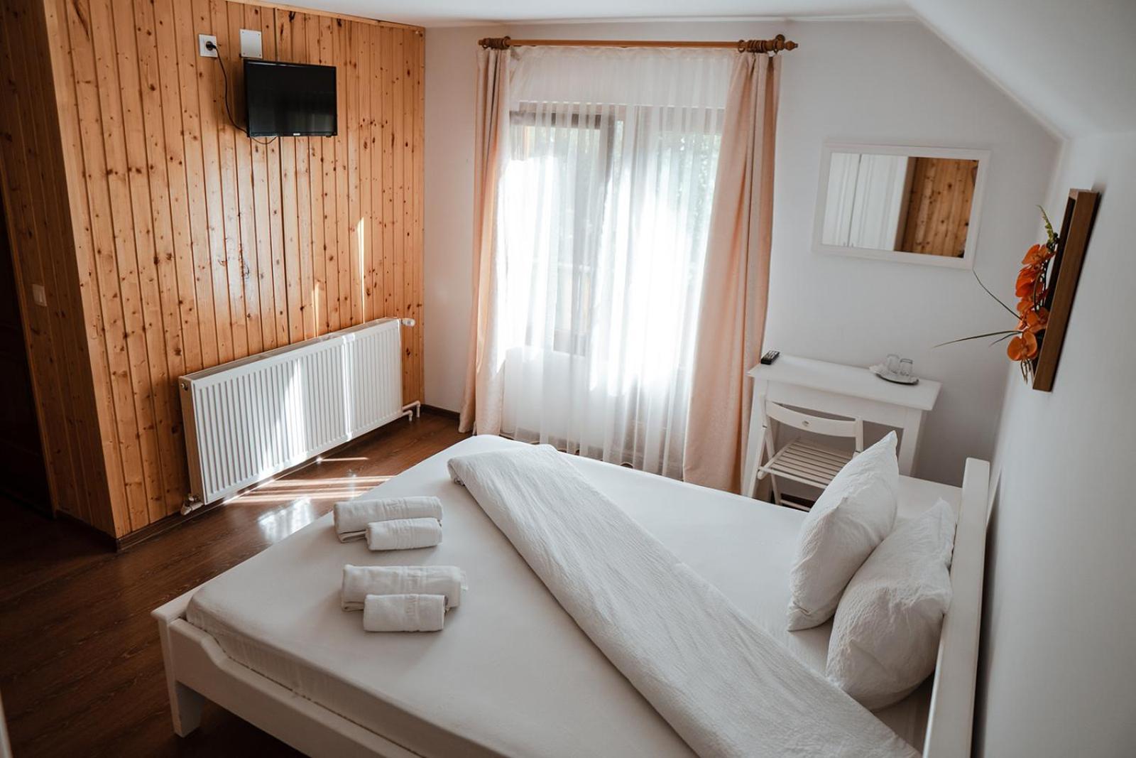 Pensiunea Petru Şugag Quarto foto